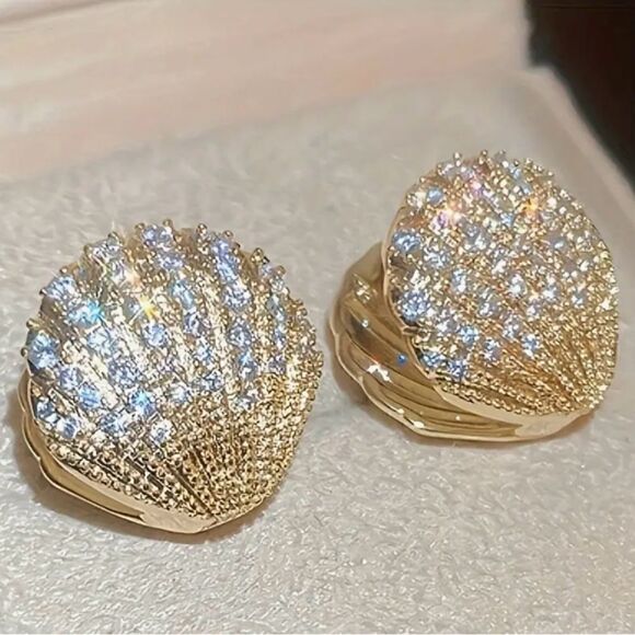 💛 Stunning & New Swarovski crystal embellished gold tone seashell earrings 💛 - Picture 5 of 6